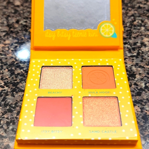 NIB Colourpop Hello Kitty - Picture 2 of 3